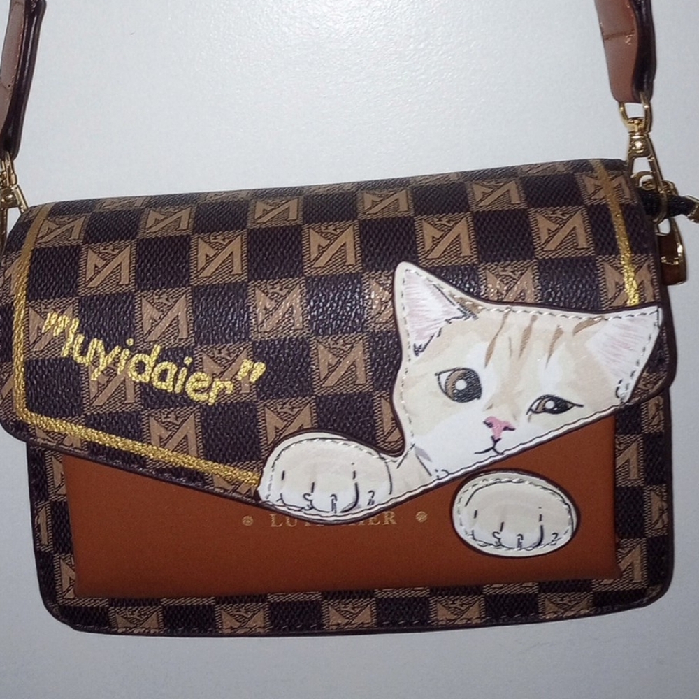 Adjustable Crossbody Bag and Two Gifts